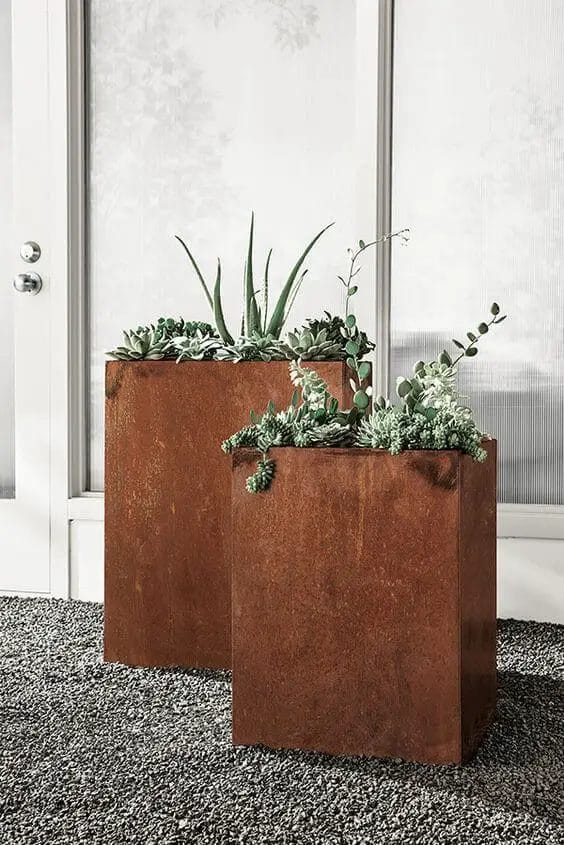 The contemporary planter boxes we are about to present to you are meant to be used as examples or inspiration on what you can do. For more ideas go to backyardmastery.com