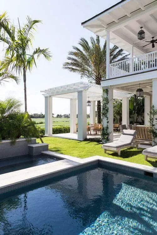 Get the perfect custom pergola shade for your delight. Find the pergola pool designs that suit the space you want to create! Go to backyardmastery.com for more ideas.