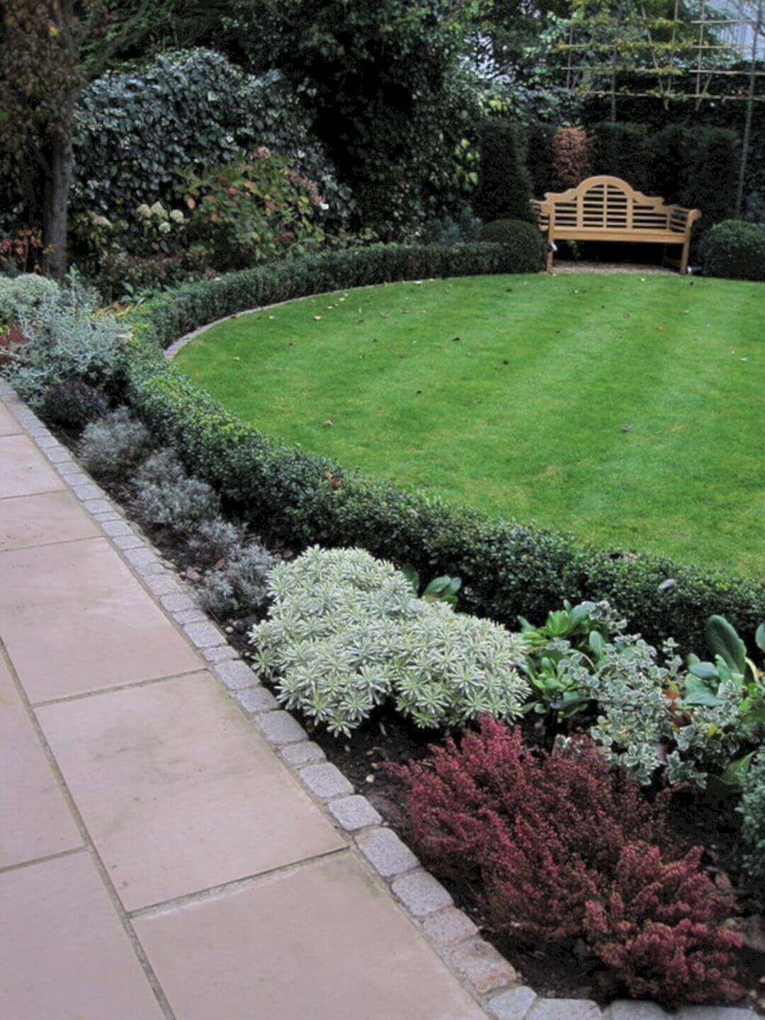 Lawn edging designs may sound like a boring topic, you will see there are some creative and interesting ideas you can put into practice to give a nicer look to your house’s landscape. For more ideas go to backyardmastery.com