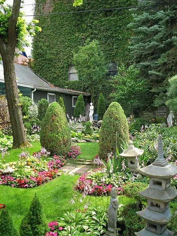 There are many amazing ways to create great landscape design ideas even if you are designing the landscape yourself.