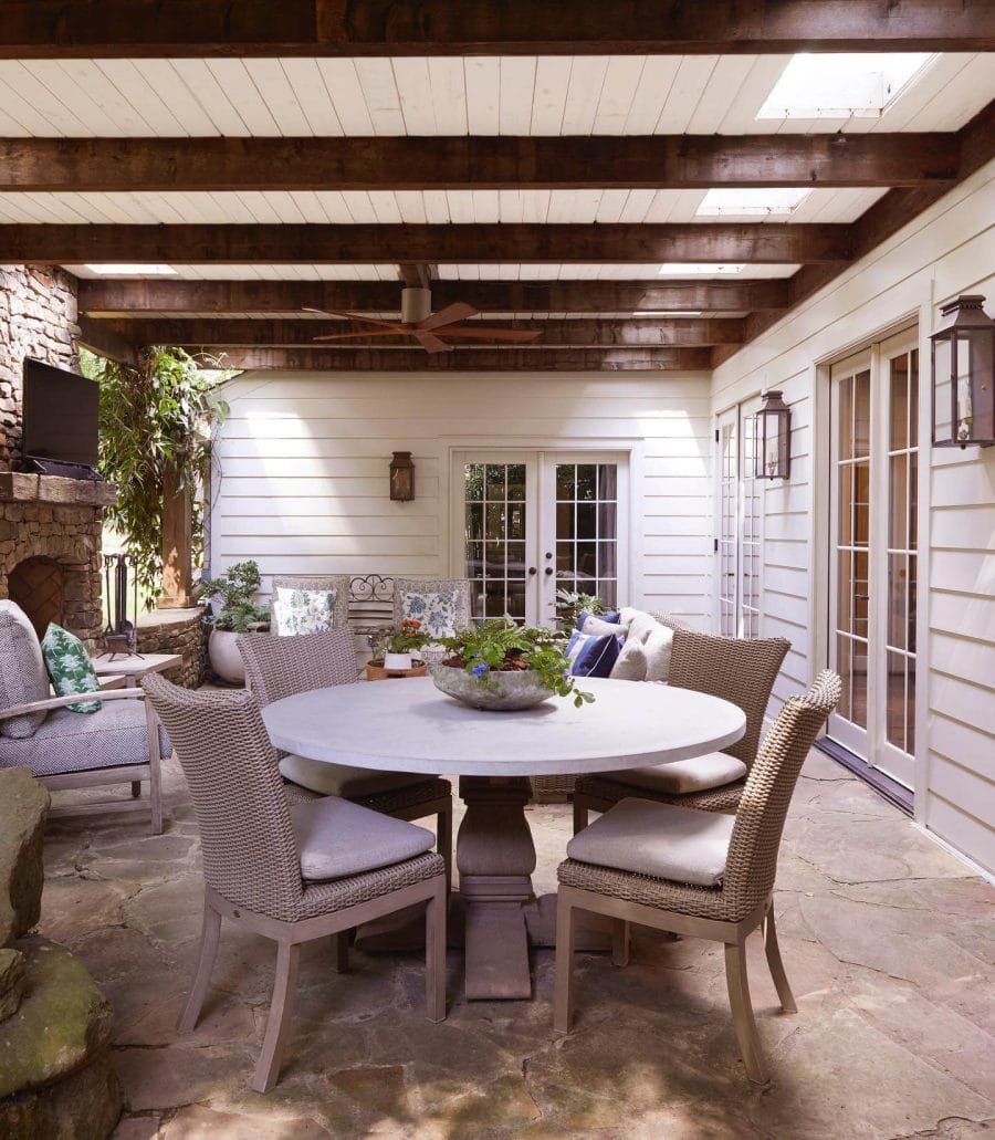 Simple and elegant back porch design ideas for a serene outdoor retreat. Click to transform your space into a peaceful haven!
